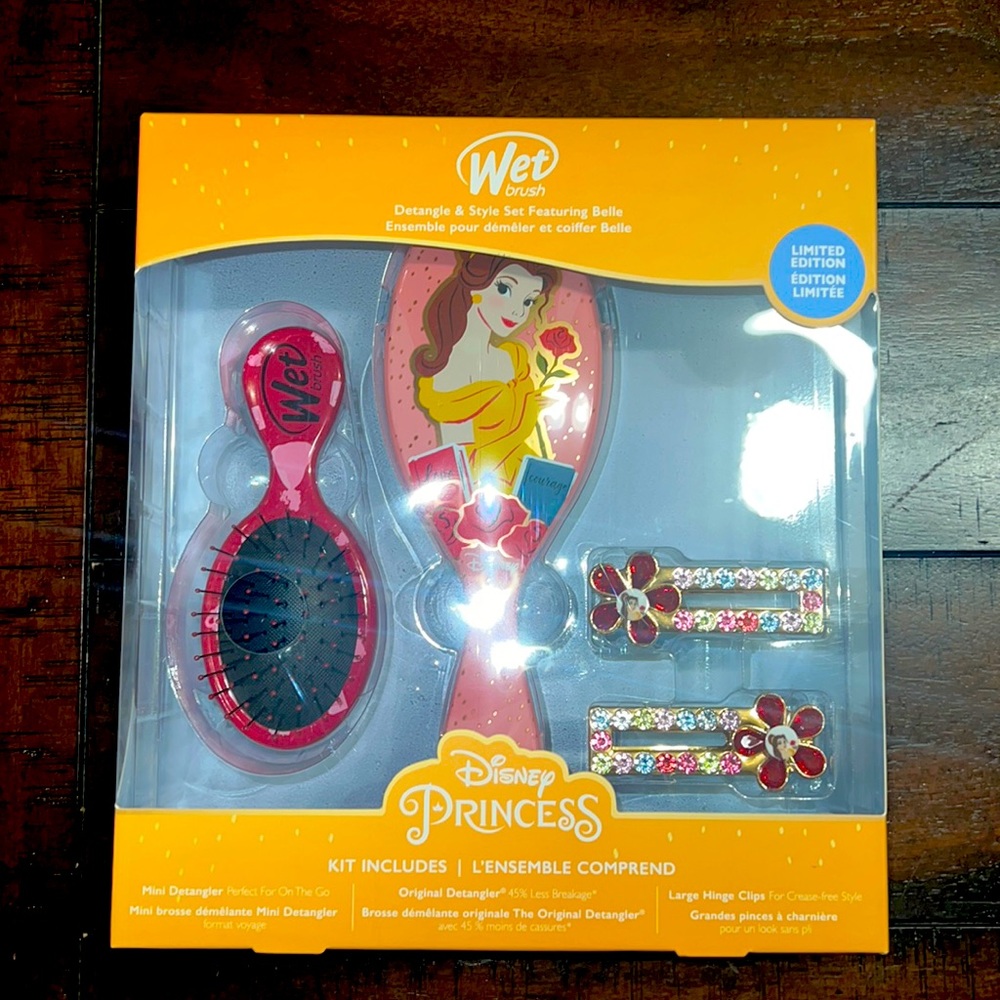 NEW Wet Brush Disney Princess BELLE 2Pcs Detangling Accessory Bundle